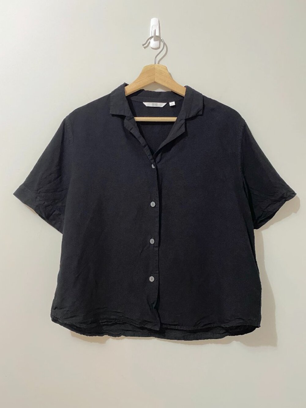 Uniqlo Linen Blend Short Sleeved Button Up Shirt Cropped Staple Minimalist Boxy